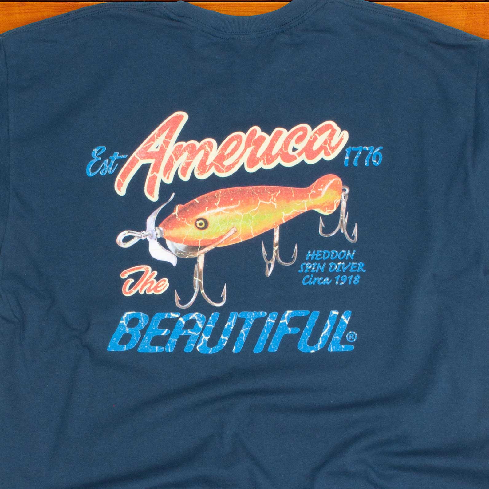 Uitrusting hoop Tot ziens America The Beautiful® Fishing Heddon Lure Cotton Graphic Crew Shirt